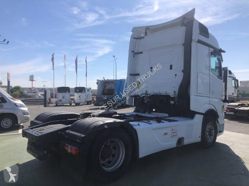 Traktor Mercedes