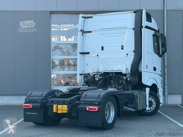Traktor Mercedes 1848 LS BigSpace mit ADR