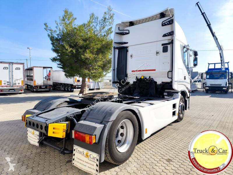 Tahač Iveco