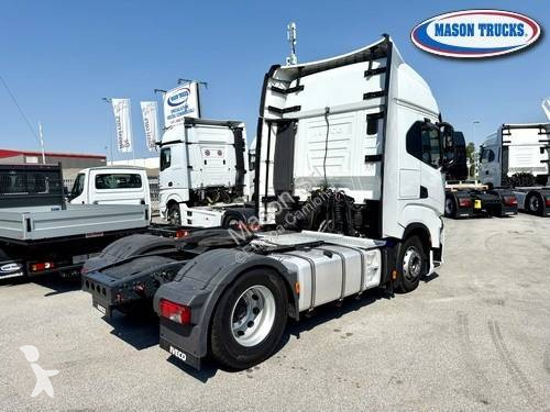 Traktor Iveco