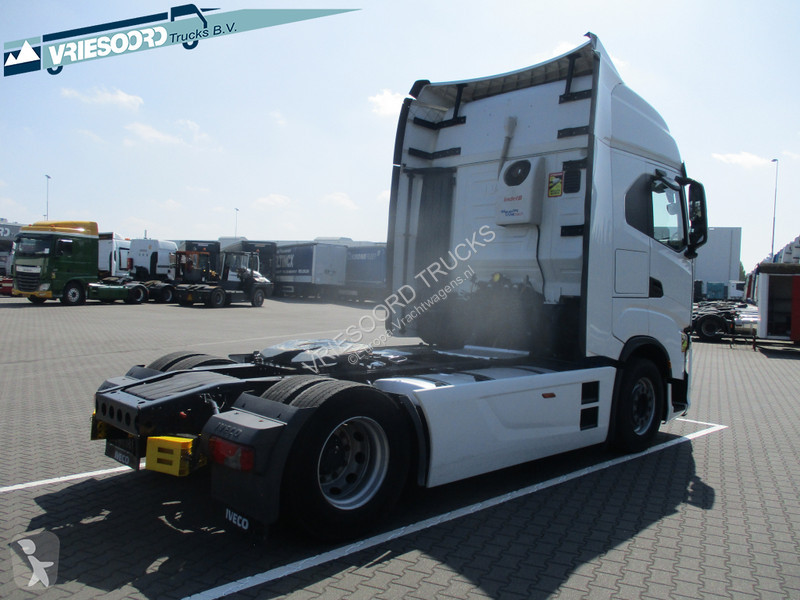 Tracteur Iveco S-way 460