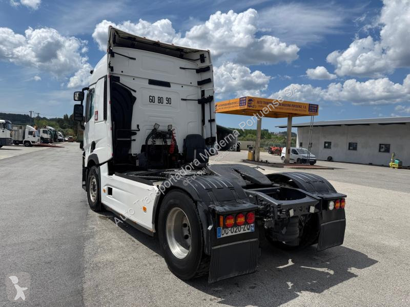Traktor Renault 520 Gamme T