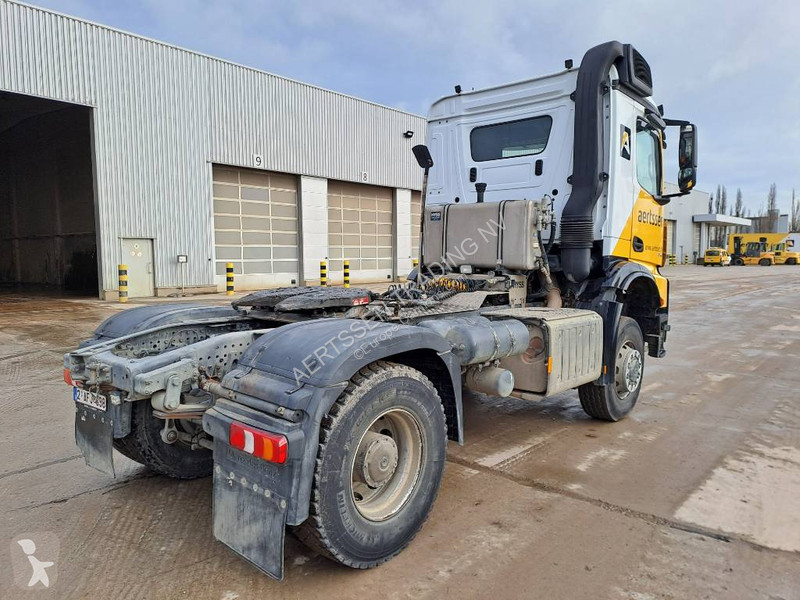 Traktor Mercedes 2045