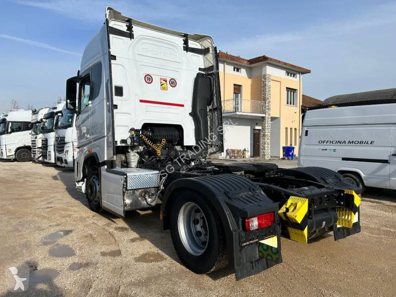 Traktor Ford