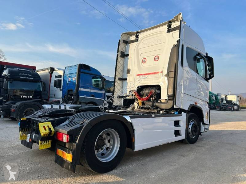 Traktor Ford