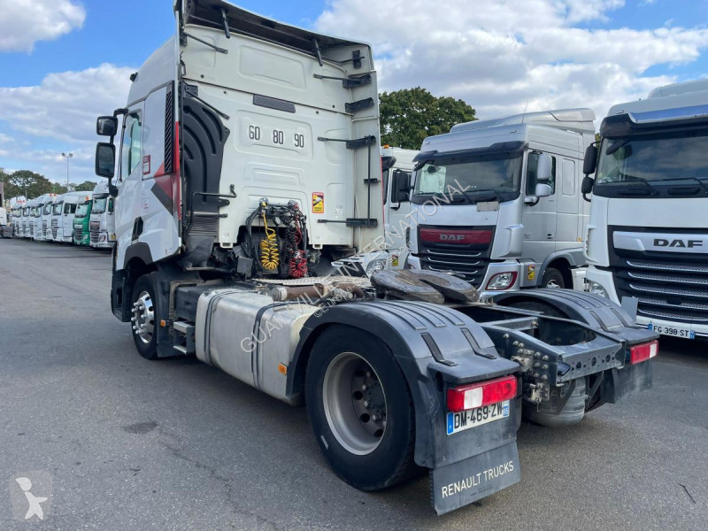 Traktor Renault 460 Gamme T