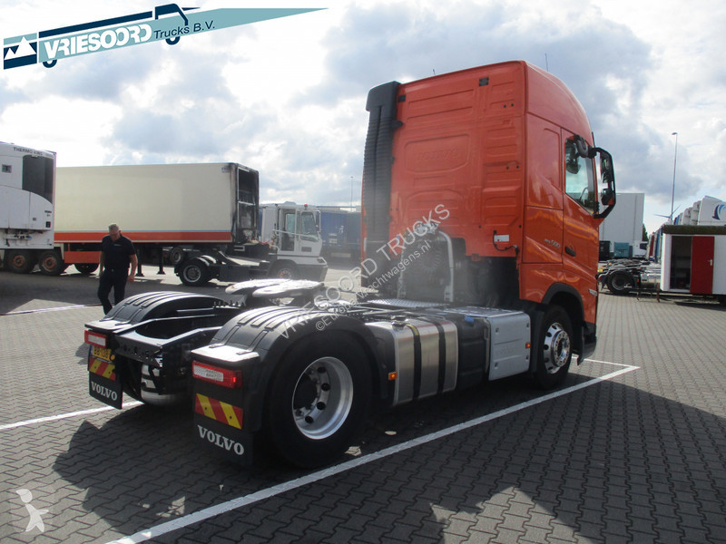 Tracteur Volvo 500PK WITH STANDAIRCO