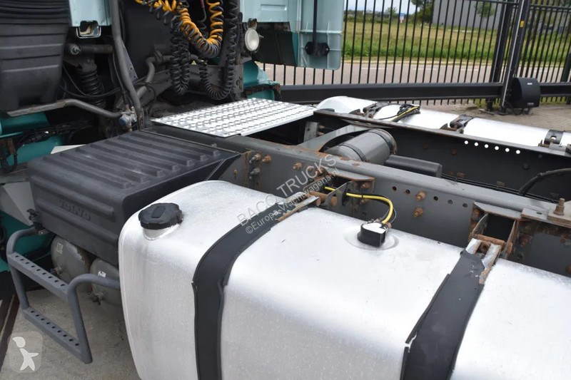 Trekker Volvo 420 Globe 4x2 - EURO 3 - ONLY 680...
