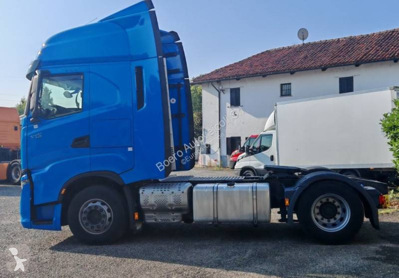 Traktor Iveco