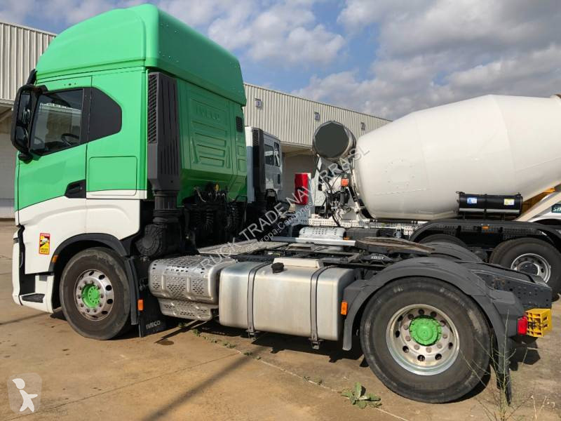Traktor Iveco
