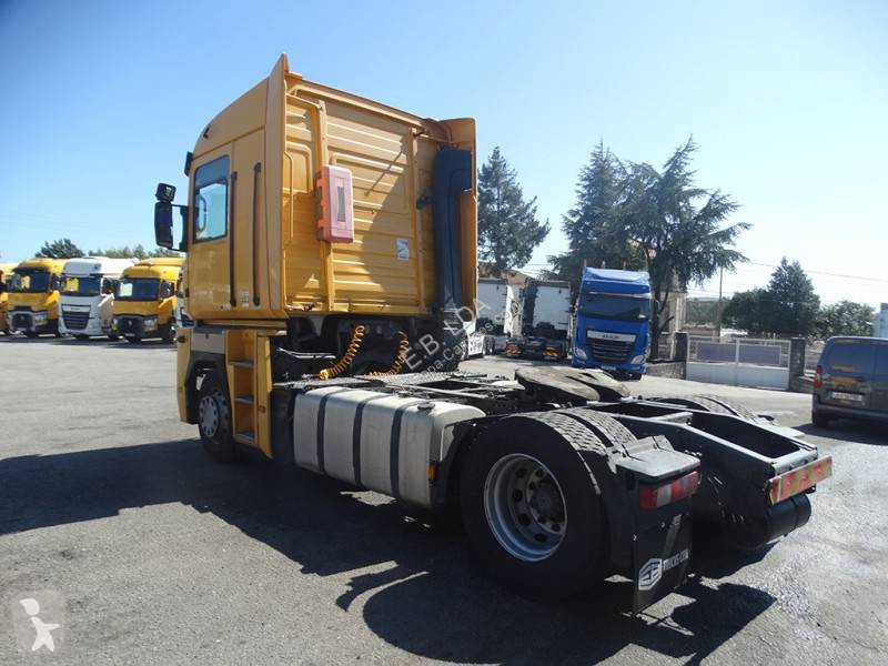 Tractor Renault