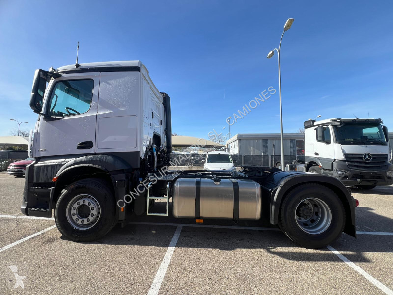 Traktor Mercedes  1851 LS