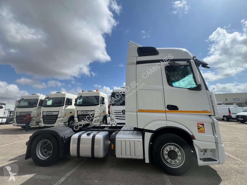 Traktor Mercedes  1851 LS