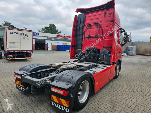 Tahač Volvo 500...