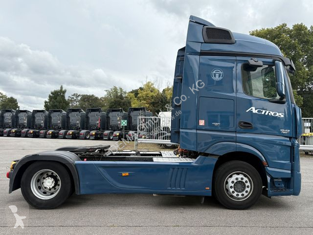 Tractor Mercedes...