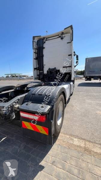 Cabeza tractora Volvo