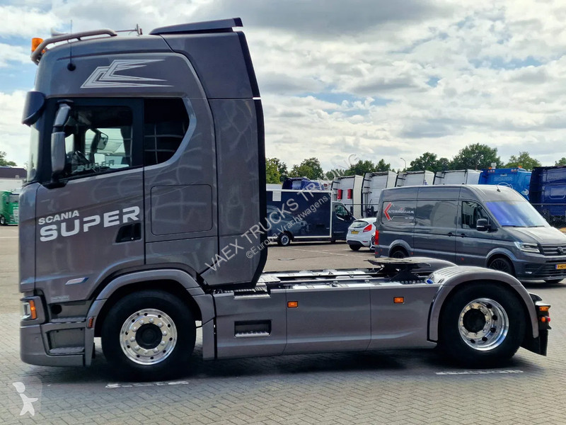 Traktor Scania S560 Highline 4x2 - ike new -...