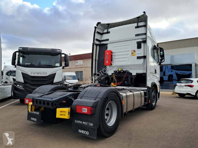 Traktor Iveco
