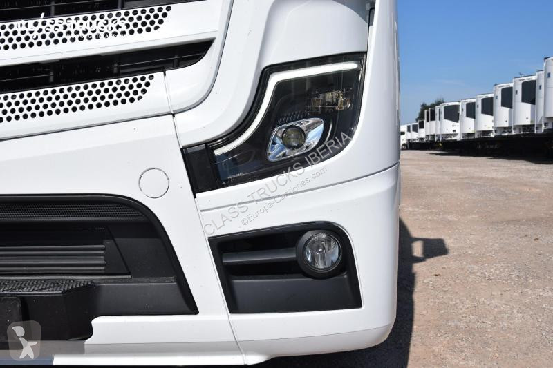 Traktor Mercedes 5 1845 BigSpace