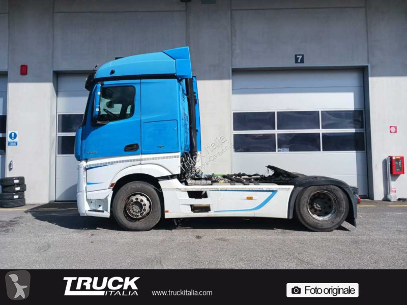 Tractor Mercedes V