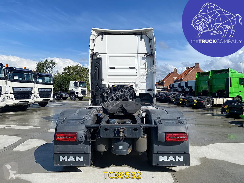 Traktor MAN 470