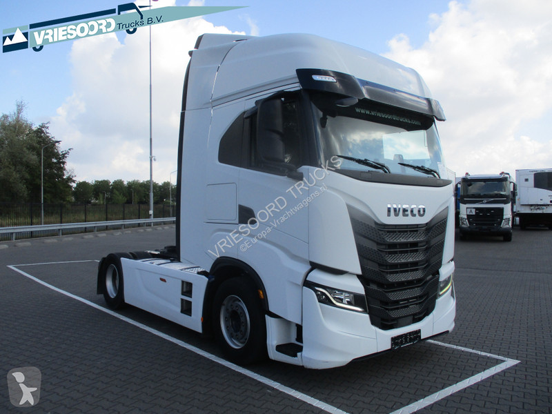 Tractor Iveco 460