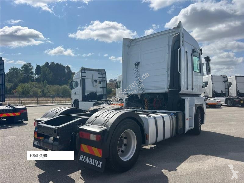 Cap tractor Renault AE 440