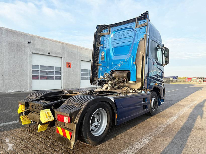 Traktor Ford F-Max 4x2 PS500