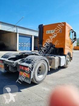 جرار Volvo