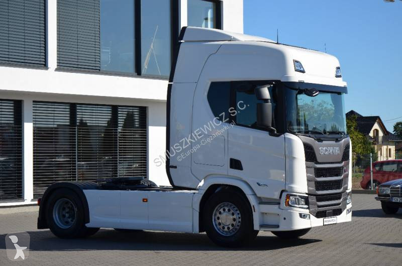 Влекач Scania