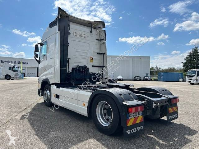 جرار Volvo