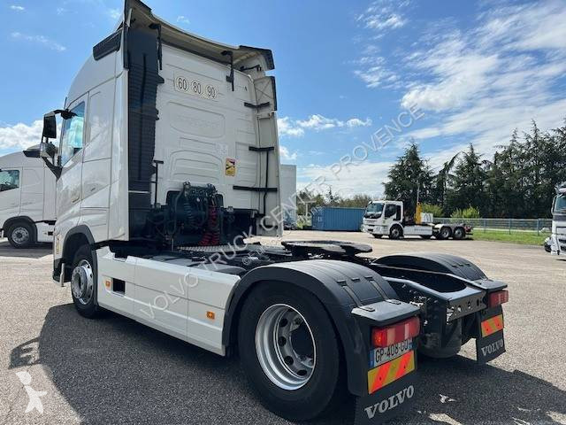جرار Volvo