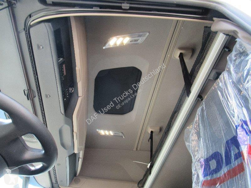 جرار DAF XFn  FT 4X2
