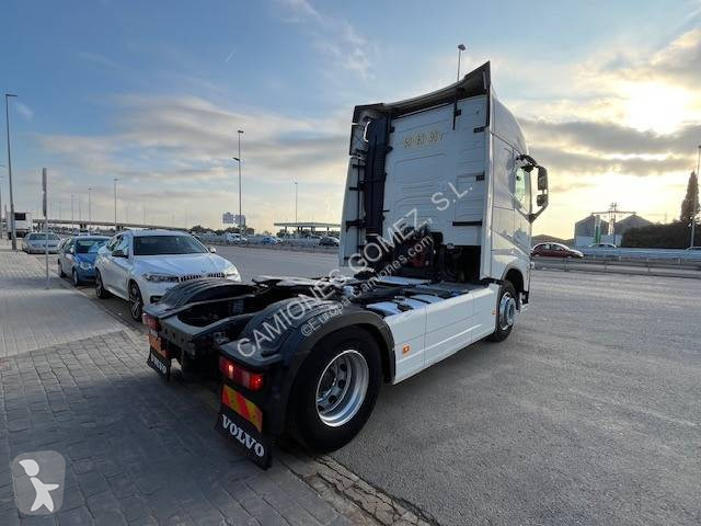 جرار Volvo 500