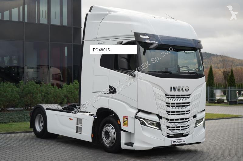 Влекач Iveco 480