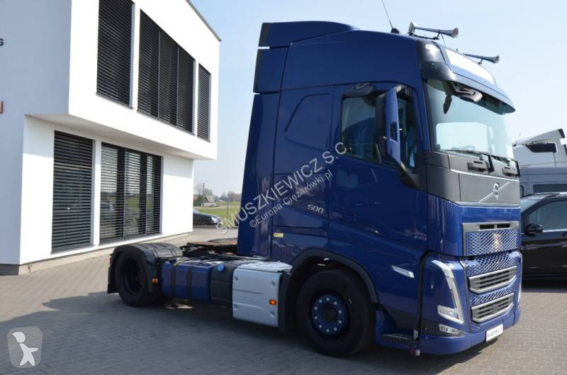 Cap tractor Volvo