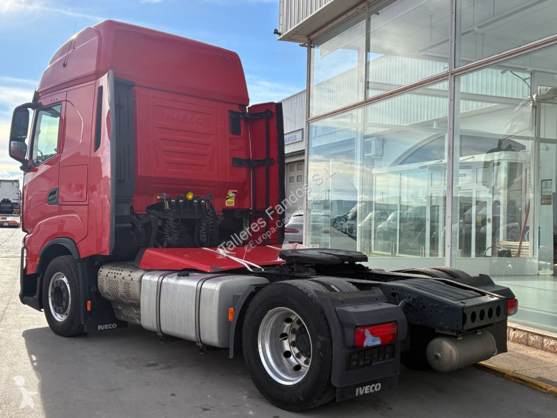 جرار Iveco  480 AUTOMATICO CON INTARDER