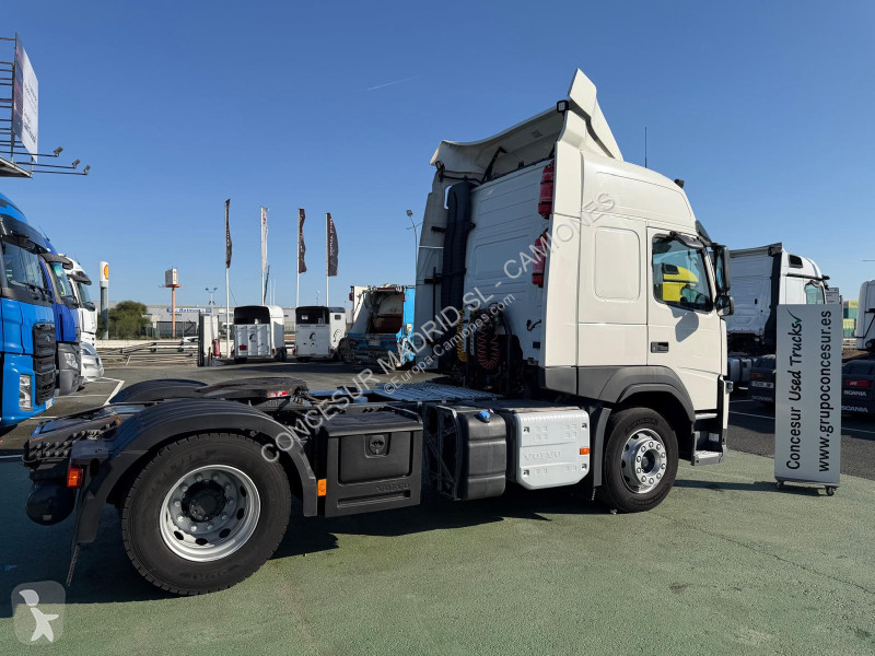 جرار Volvo  450