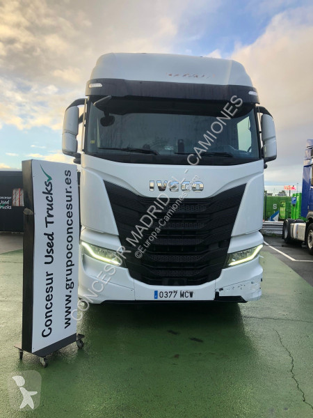 Тягач Iveco S-Way 490