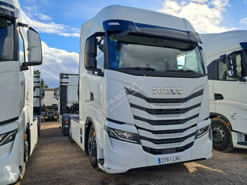 Traktor Iveco