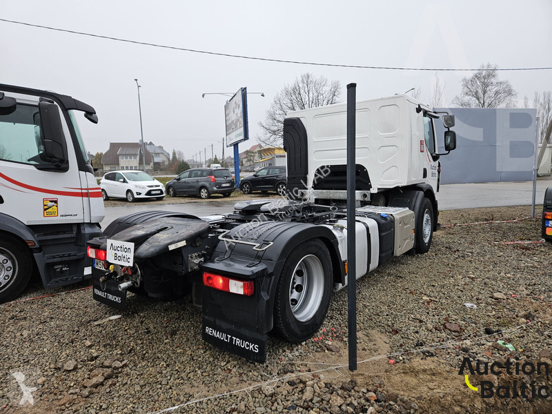 جرار Renault D Wide