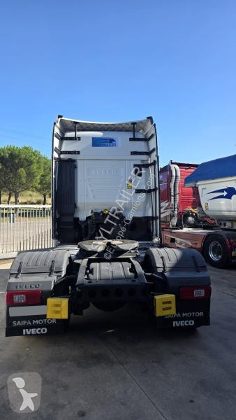 جرار Iveco 490