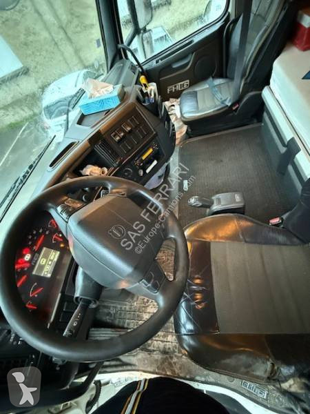 Ciągnik siodłowy Volvo 600