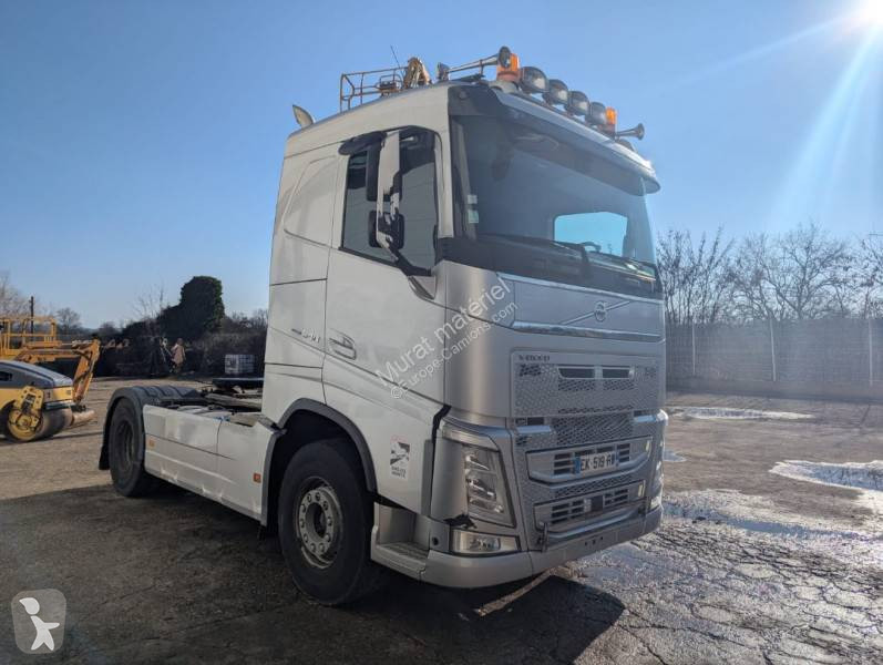 جرار Volvo