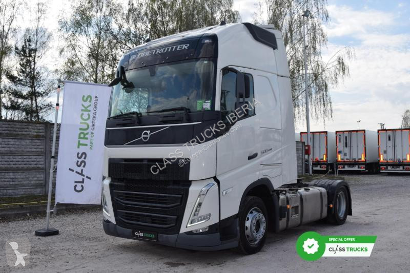Тягач Volvo 500 Globetrotter XL Varios