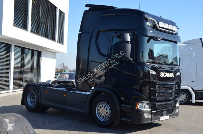 Влекач Scania