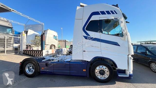 جرار Volvo