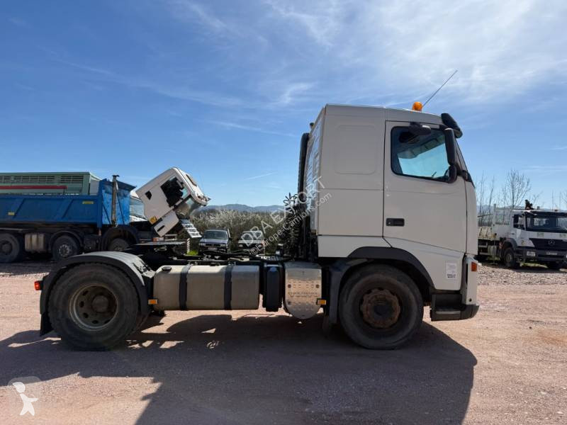 جرار Volvo