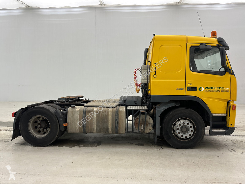 جرار Volvo 400