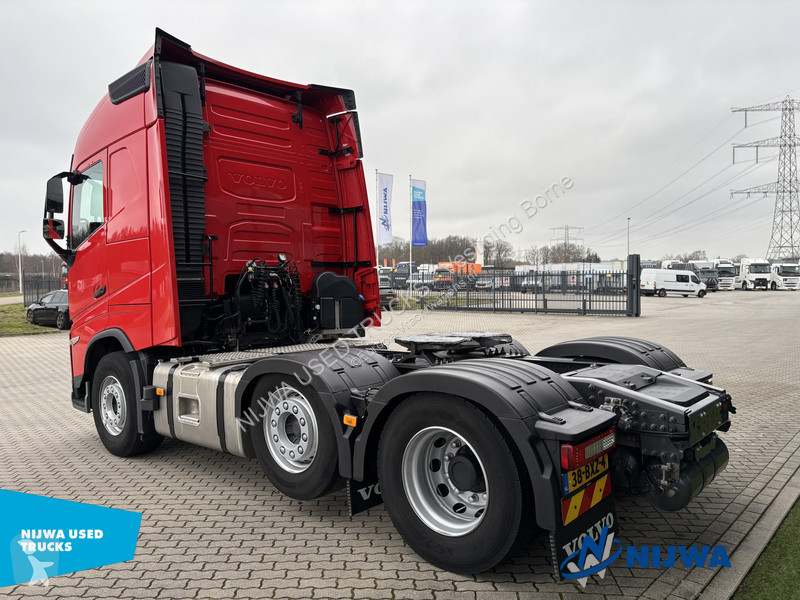 جرار Volvo 460 6x2/4 I-Save + I-Park